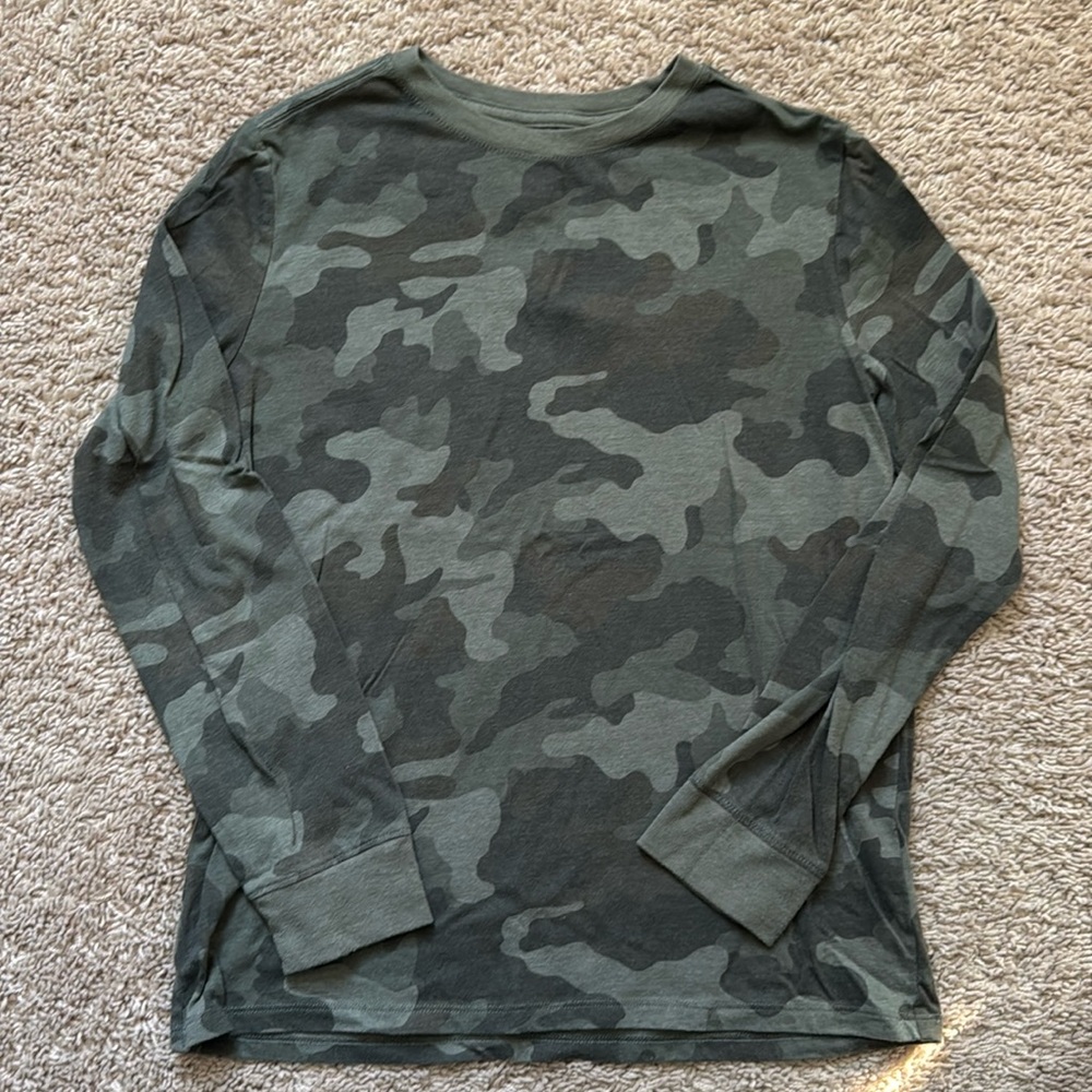 Cat & jack boys long sleeve camo shirt, size xl